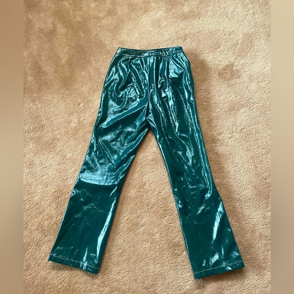 Fake Leather Green pants - Picture 4 of 4